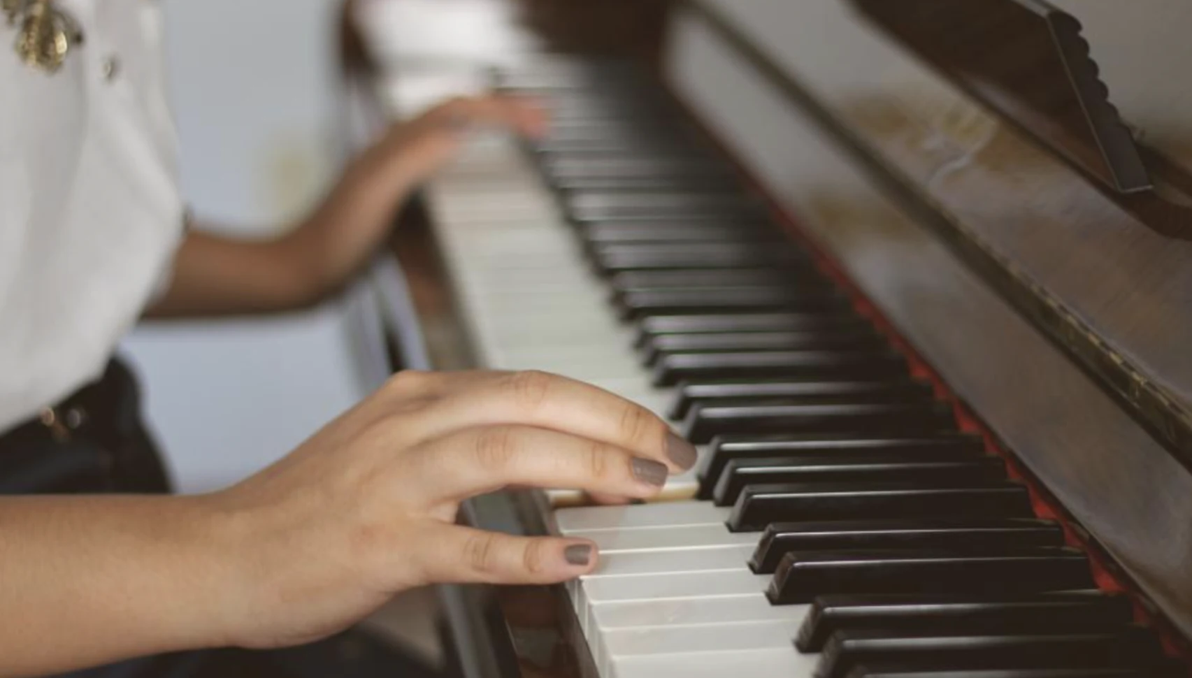 les piano gading serpong