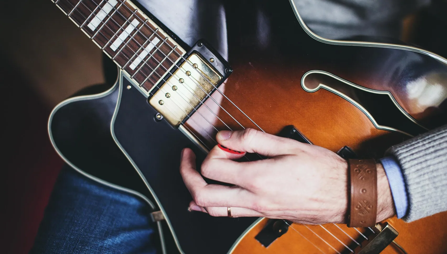 les gitar elektrik terdekat