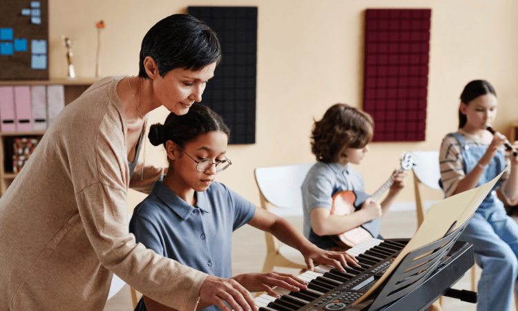 Apa itu Musik Ansambel Symphonia Musik