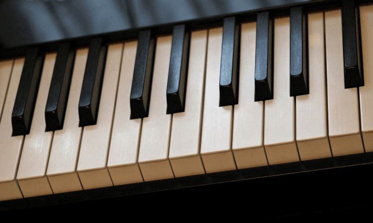 Sejarah Piano Symphonia Musik